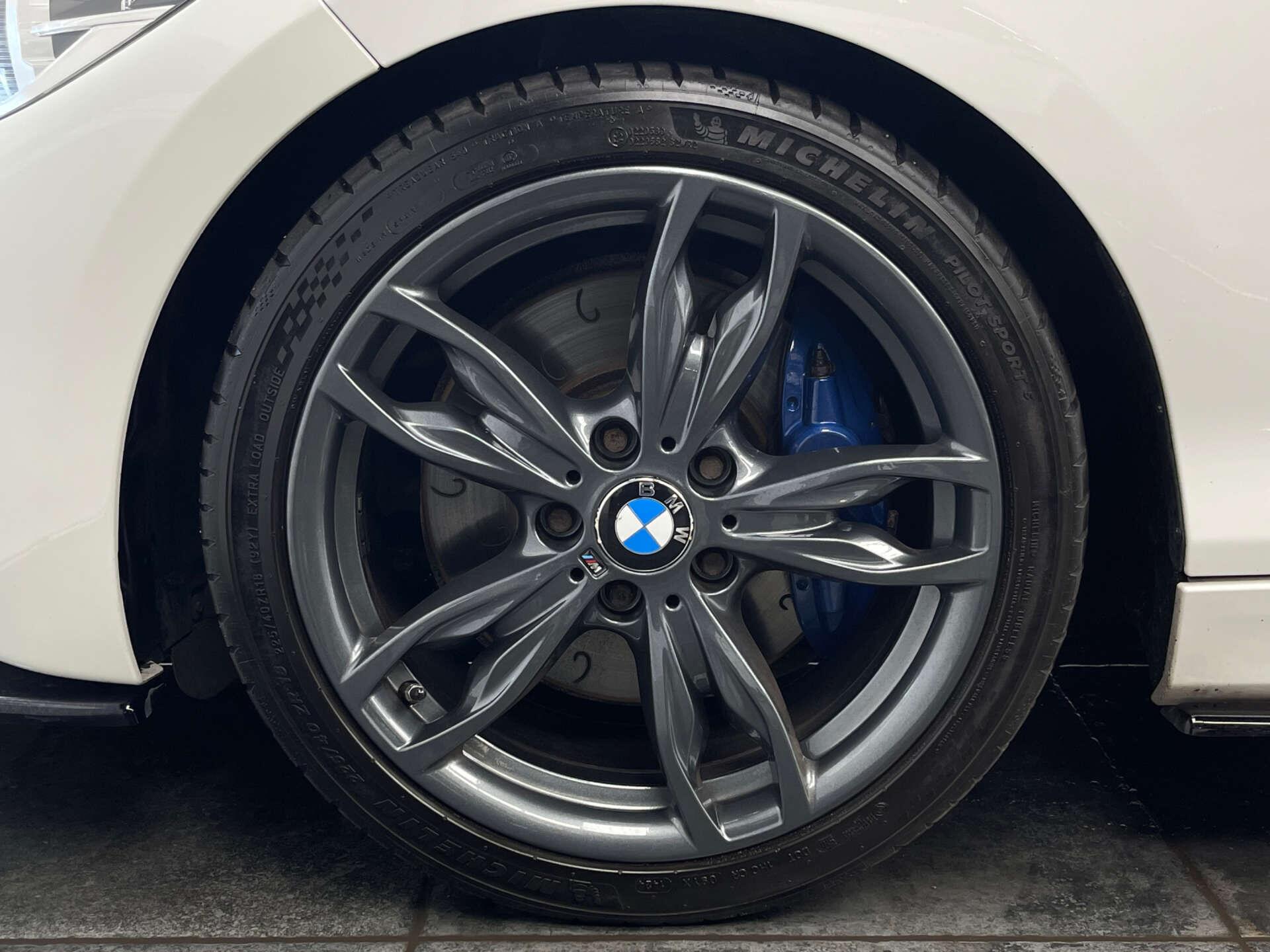 BMW 1 Series view 32