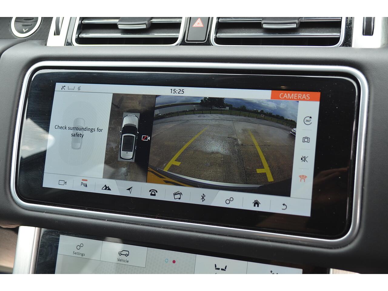 Land Rover Range Rover view 18