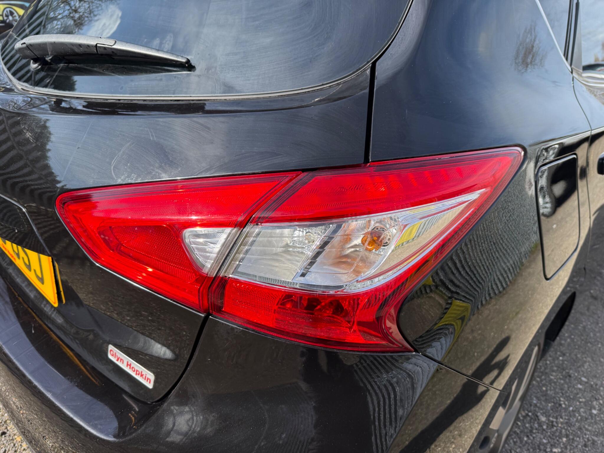 2016 Nissan Pulsar image 36