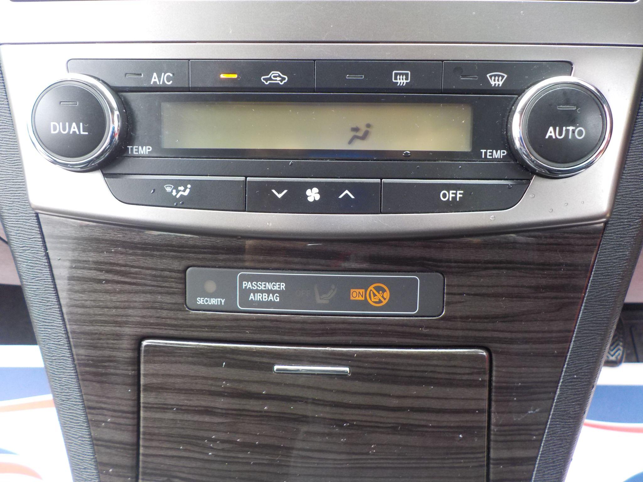 Toyota Avensis 2.0 D-4D Icon Plus Euro 5 4dr