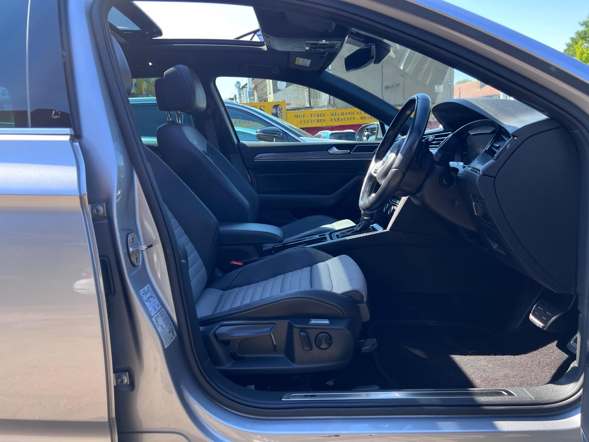 Volkswagen Passat view 17