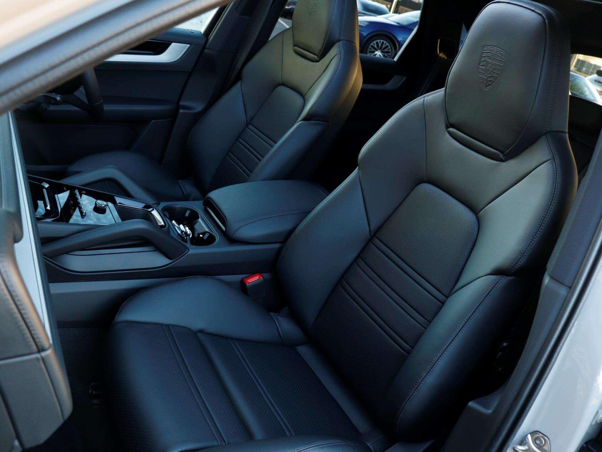 Porsche Cayenne view 26