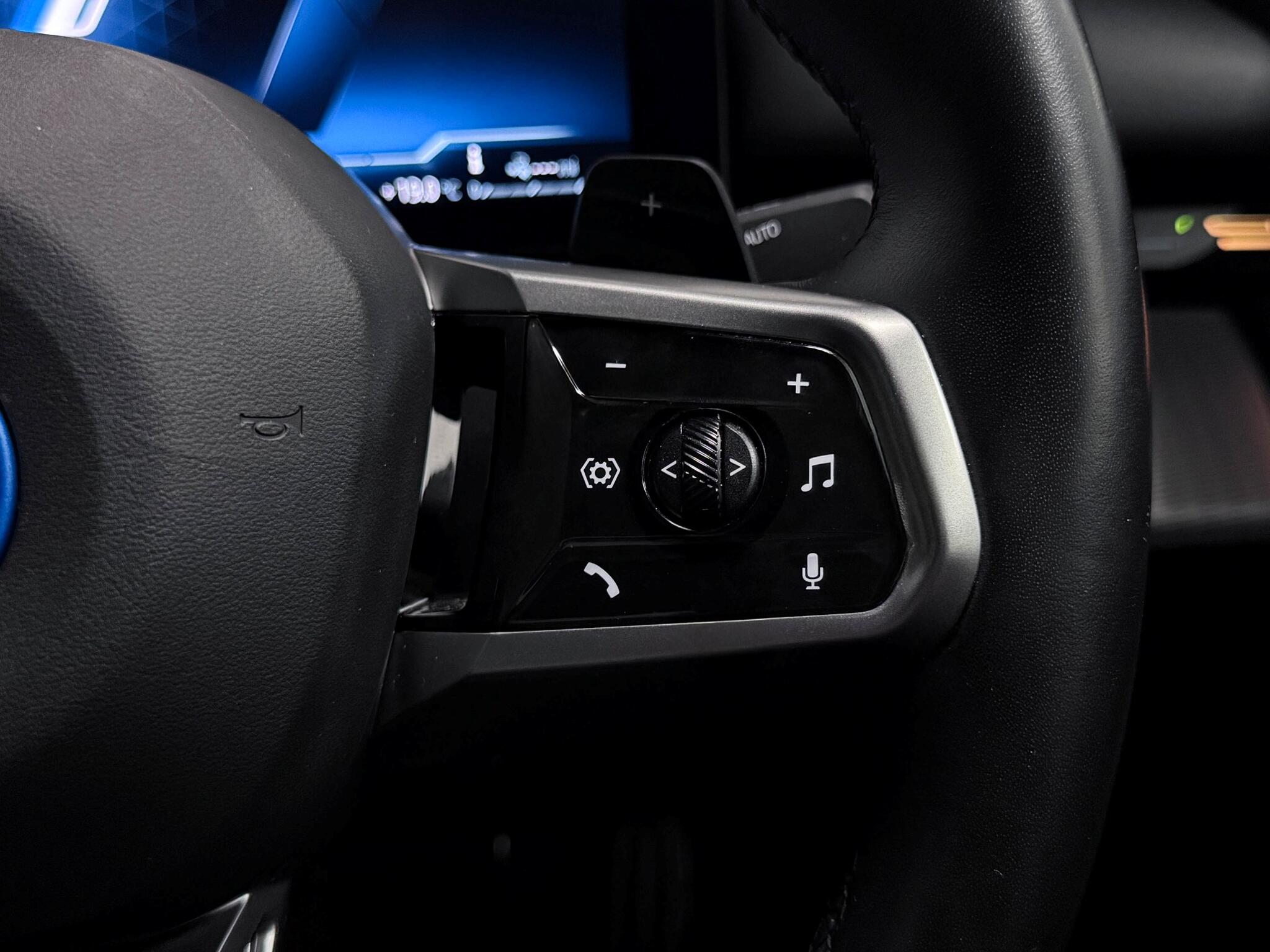 BMW 5 Series view 34