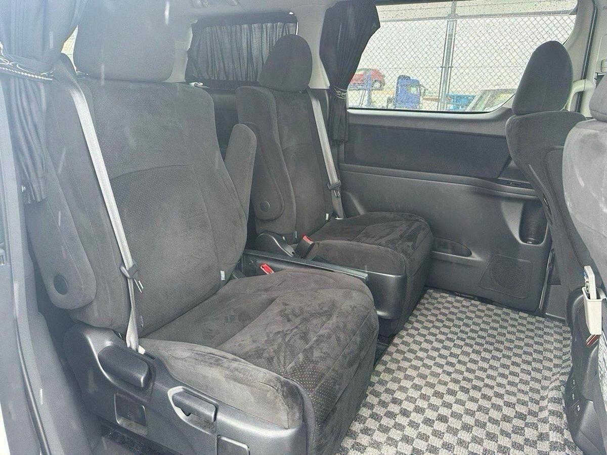 Toyota Vellfire view 14
