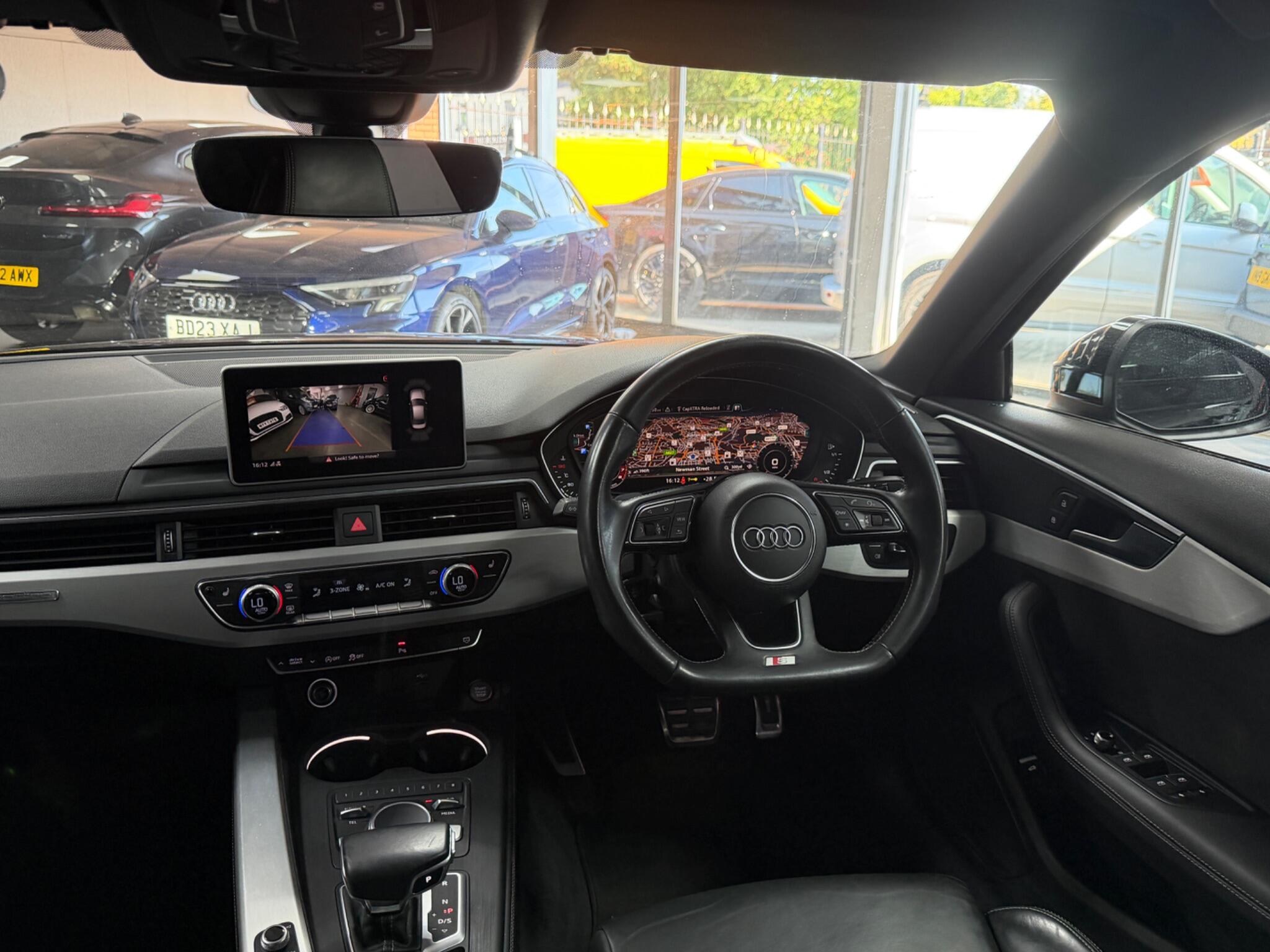 Audi S4 view 31