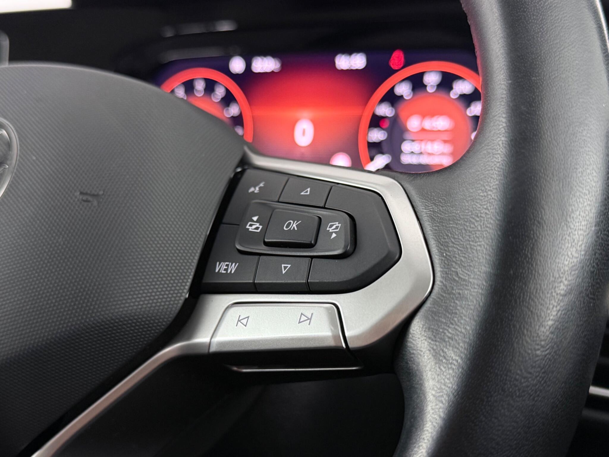 Volkswagen Golf view 13