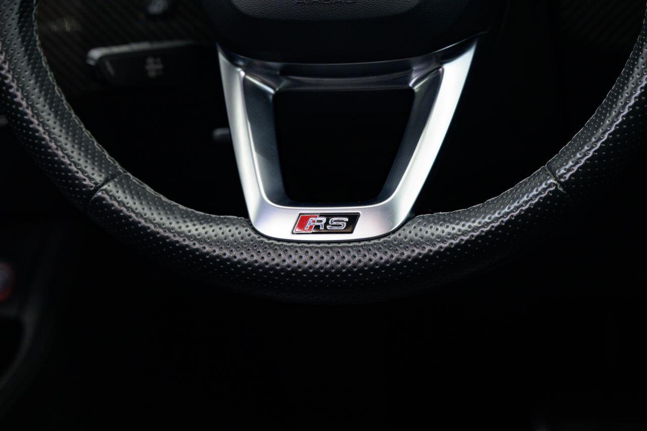Audi RS4 view 35