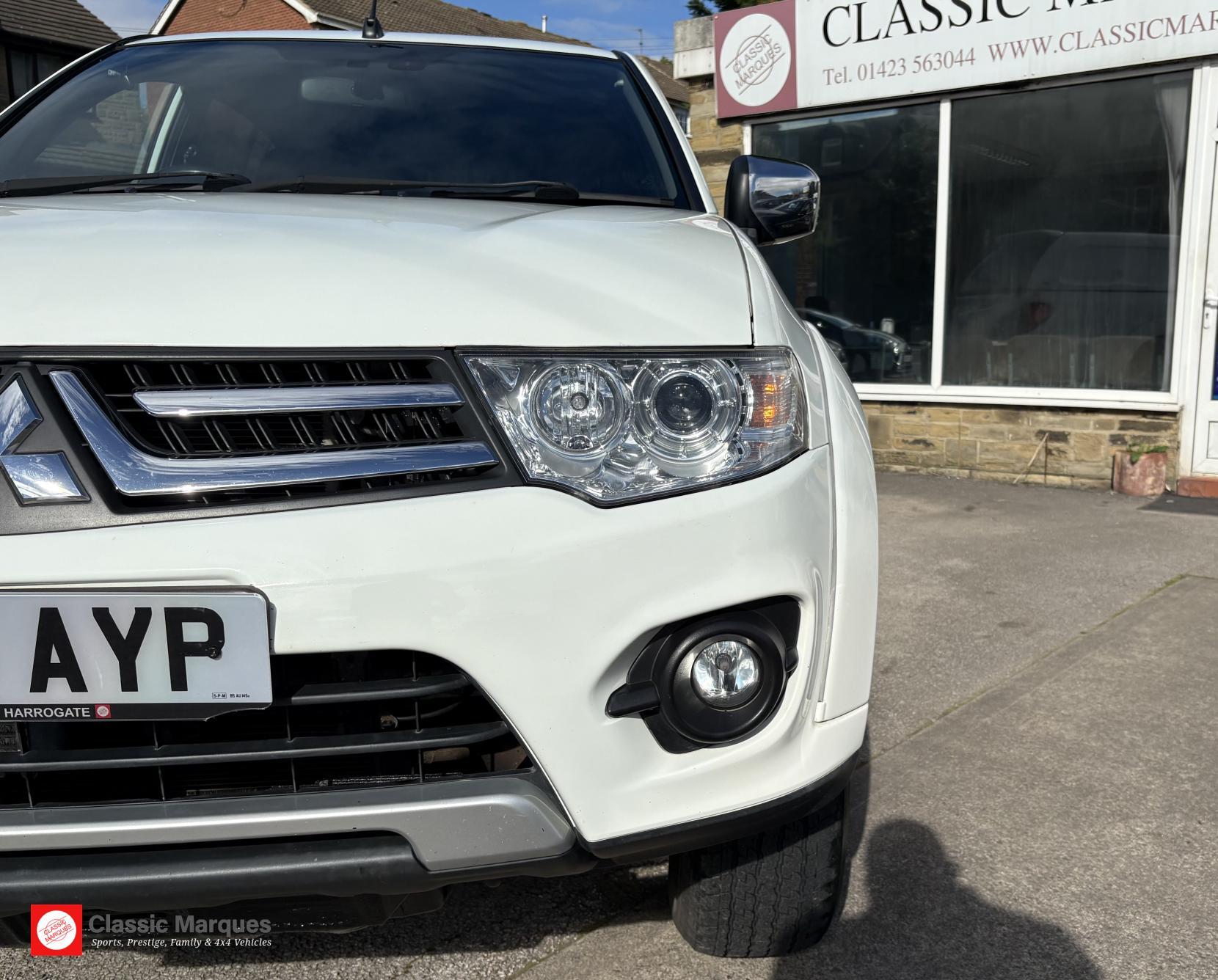 Mitsubishi L200 view 10