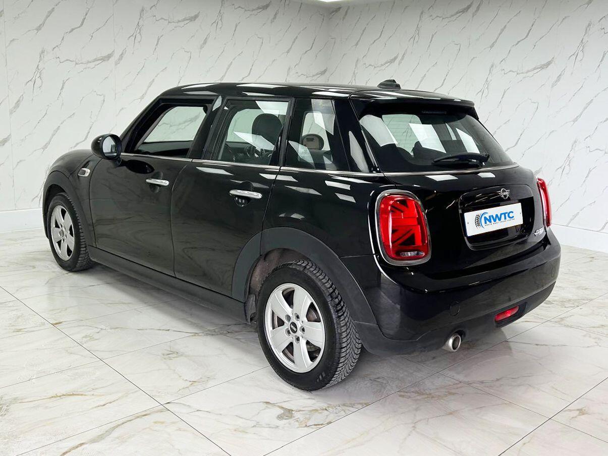 Mini Hatch view 8