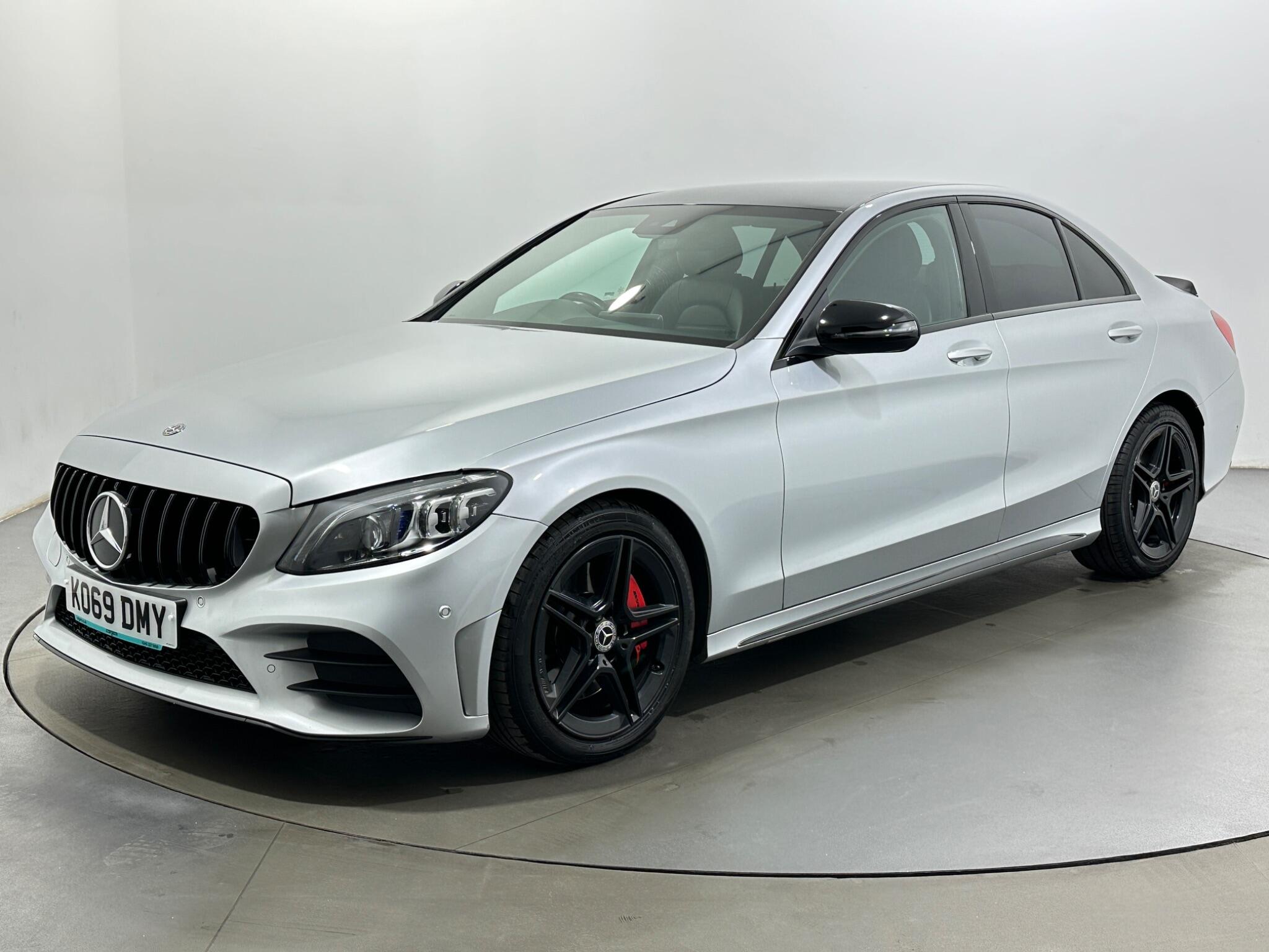 Mercedes-Benz C-Class view 4