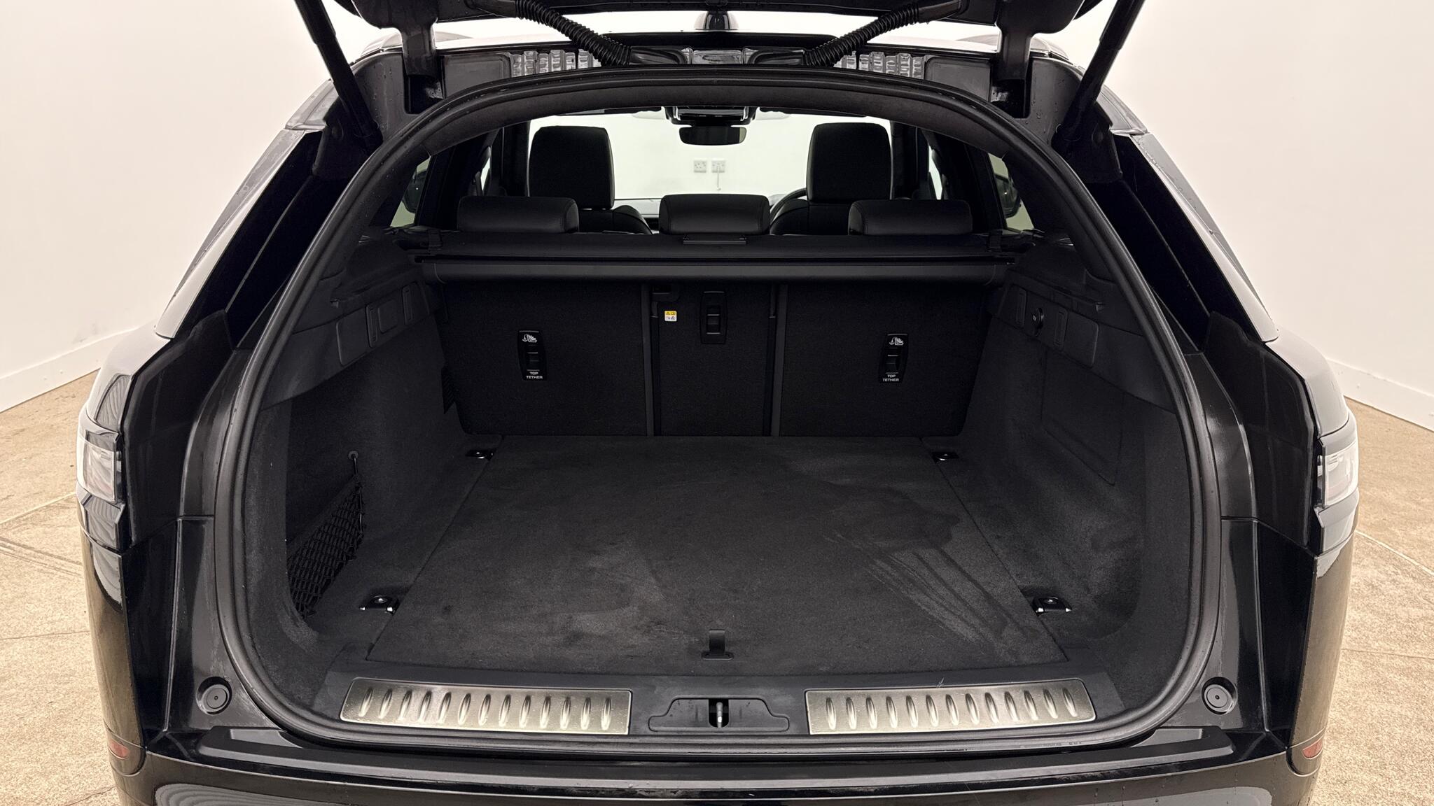 Land Rover Range Rover Velar view 10