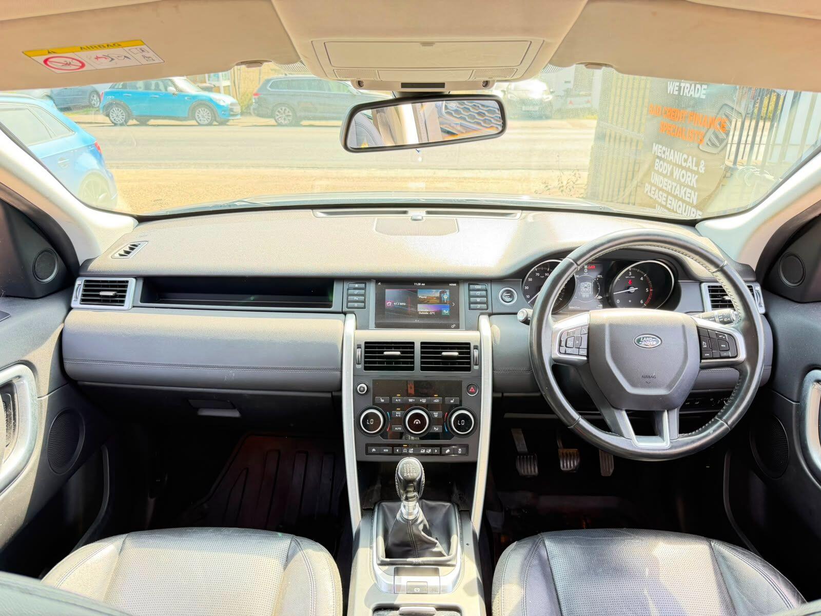 Land Rover Discovery Sport view 21