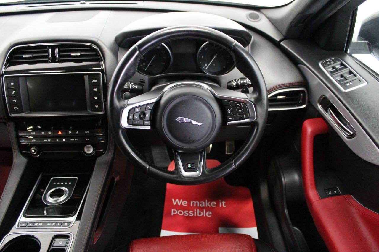 Jaguar F-Pace view 50