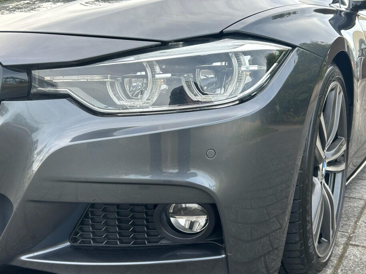 BMW 3 Series view 8