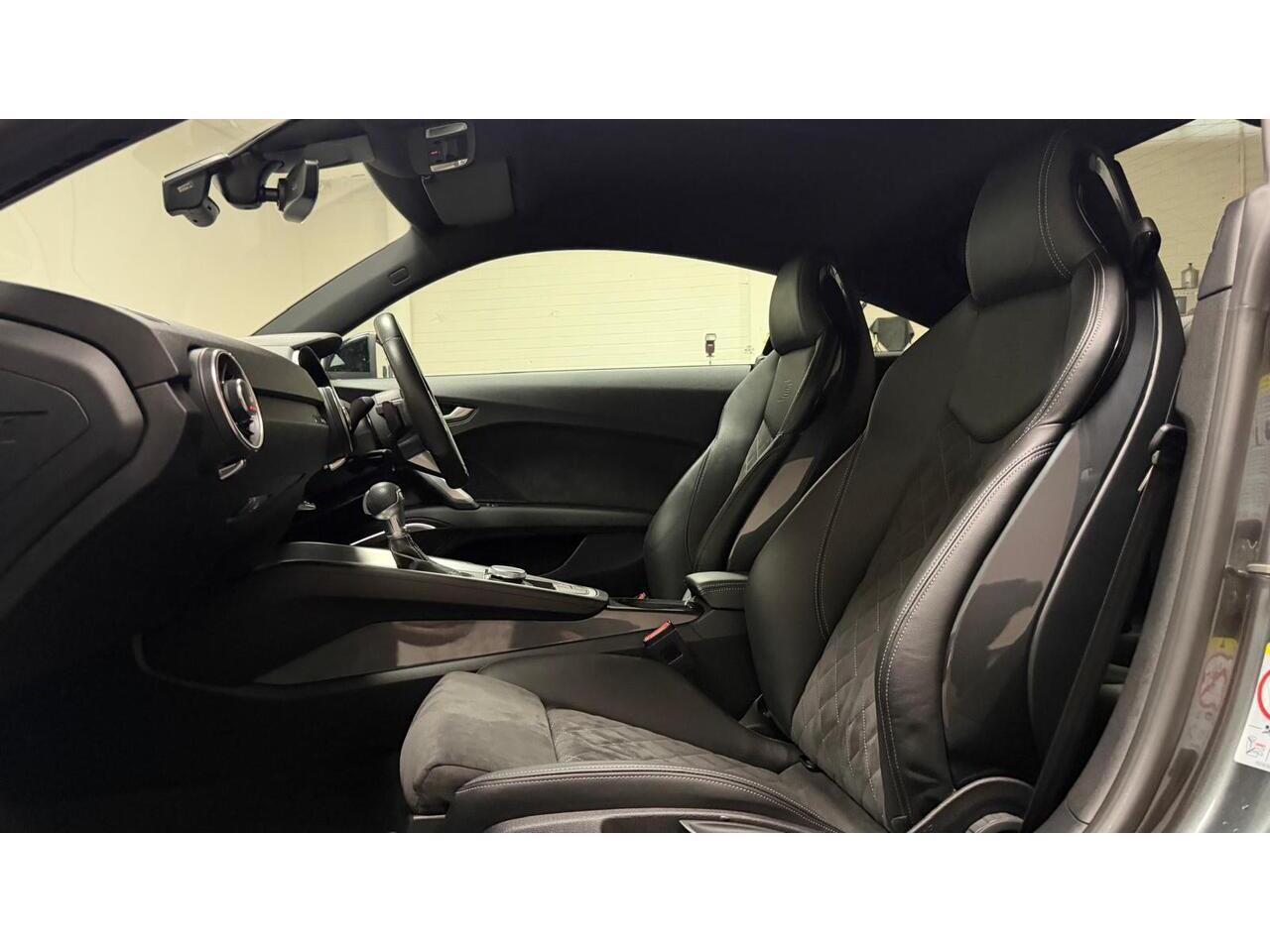 Audi TT view 17