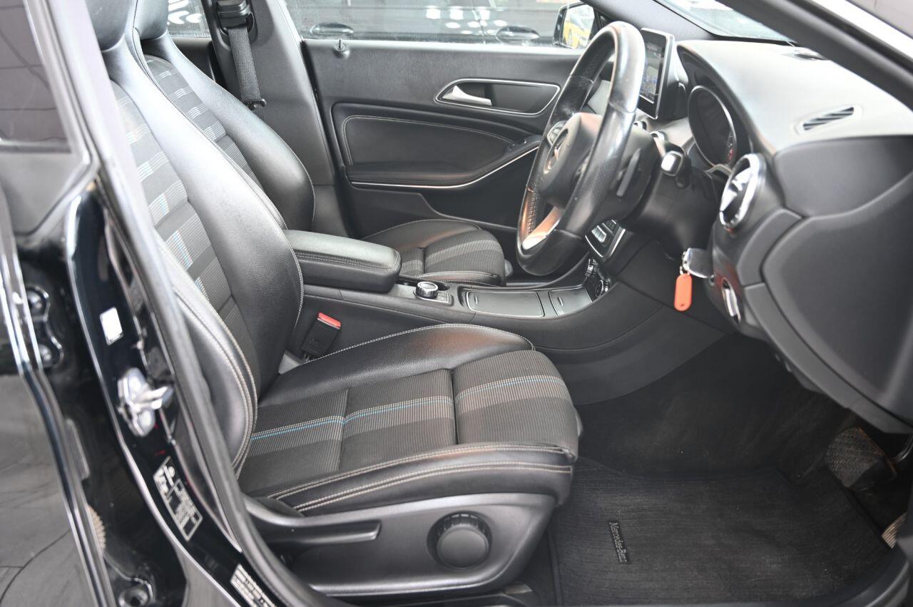 Mercedes-Benz Cla view 17