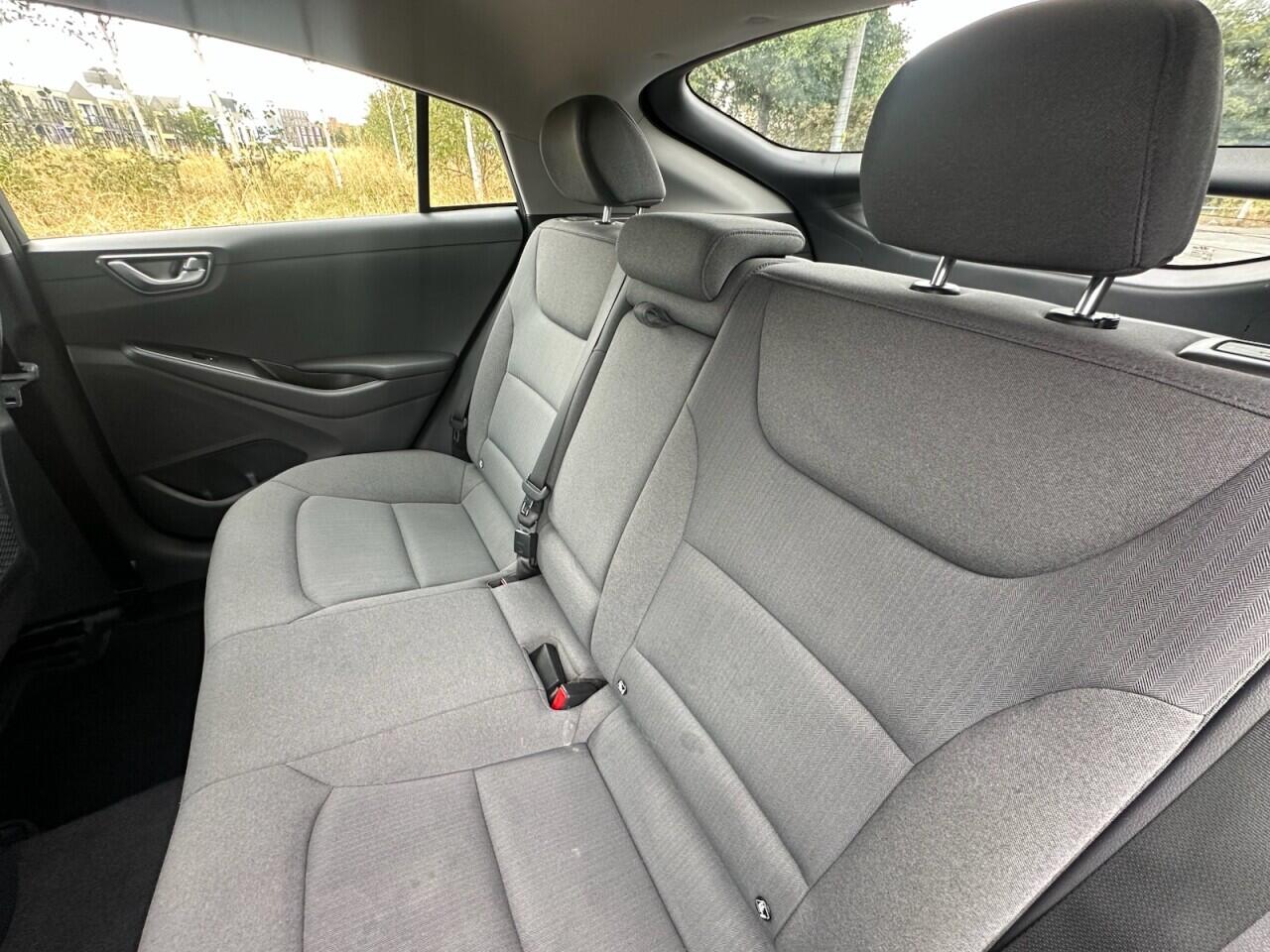 Hyundai Ioniq view 36