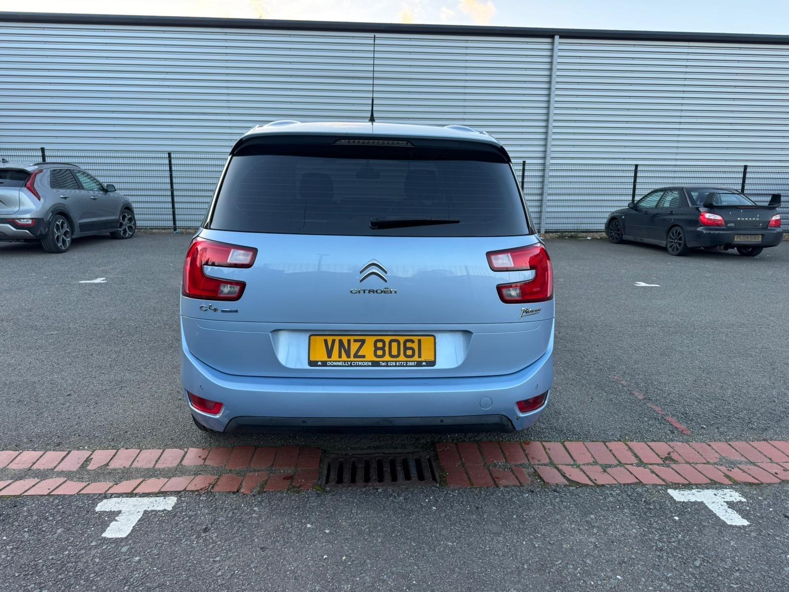 Citroen Grand C4 Picasso view 17