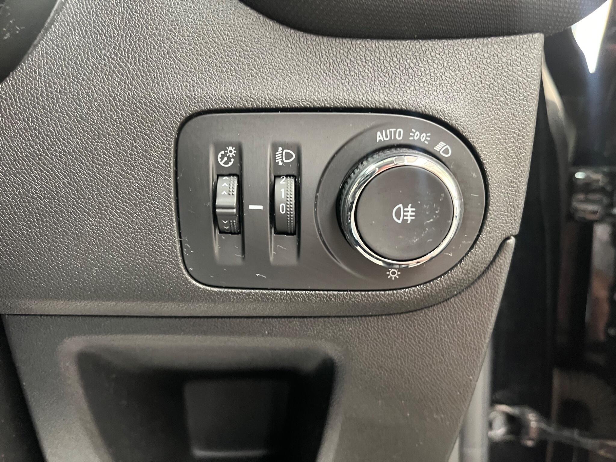 Vauxhall Crossland X view 29