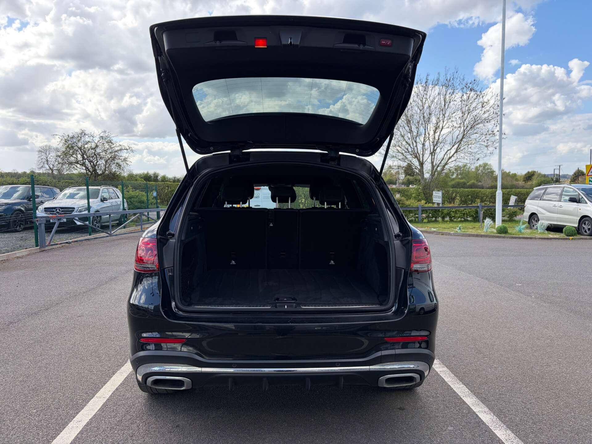 Mercedes-Benz GLC view 26
