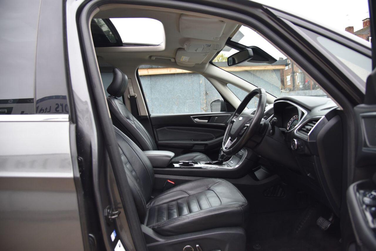 Ford Galaxy view 23