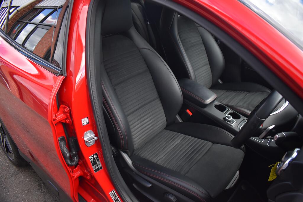 Mercedes-Benz Gla view 27