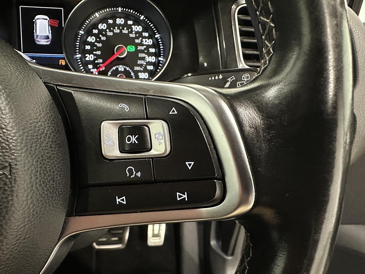 Volkswagen Golf view 13