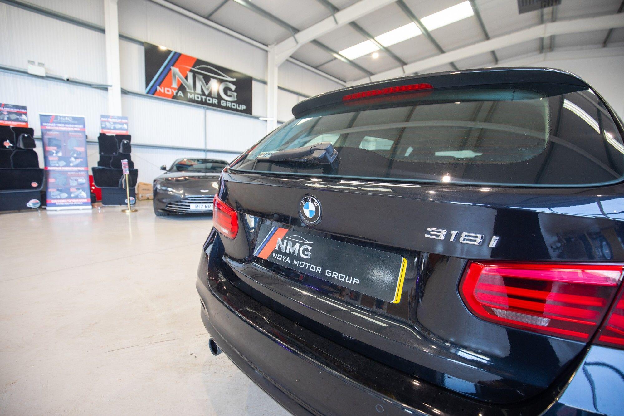 BMW 3 Series view 10