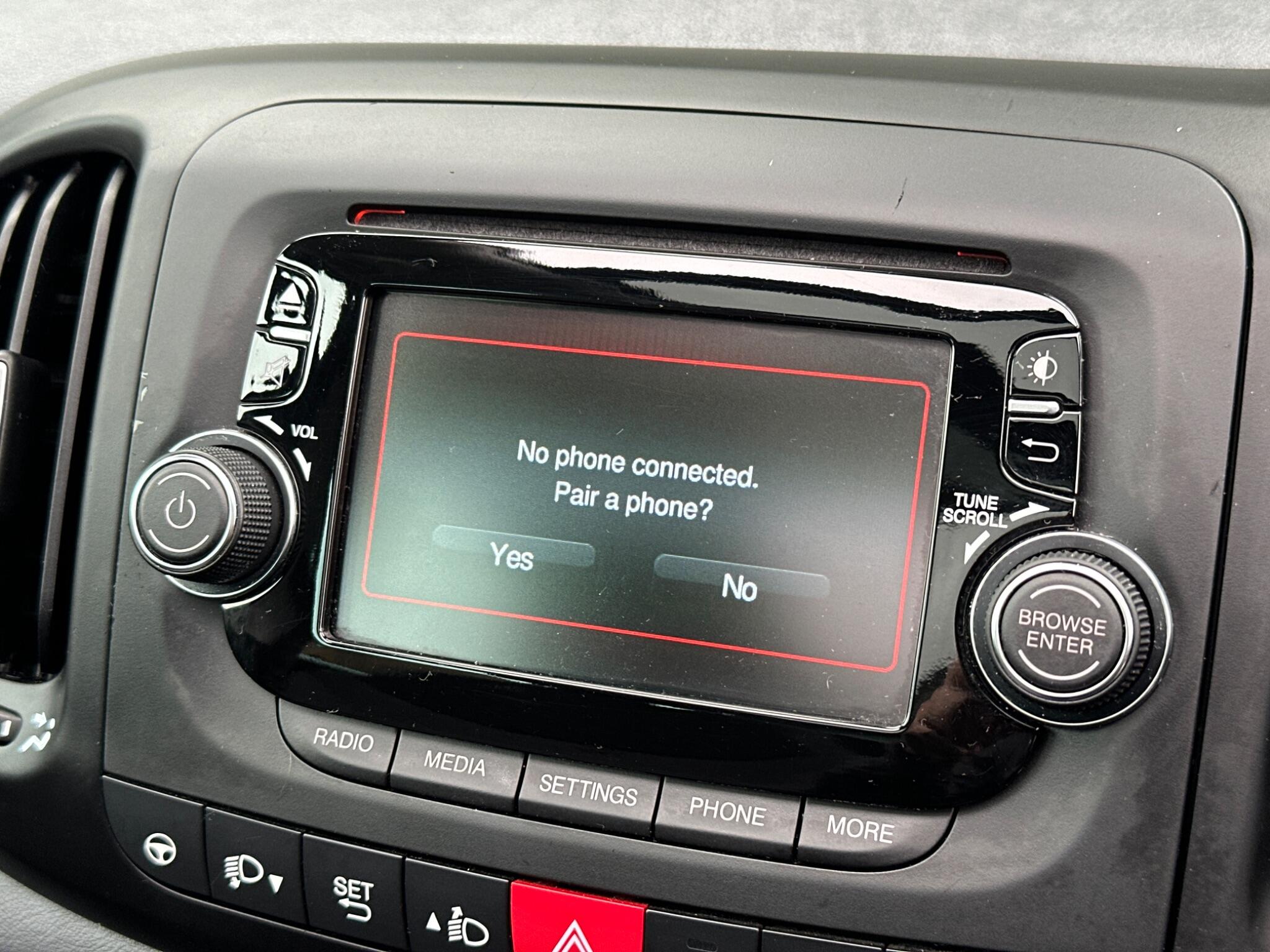 Fiat 500L view 43