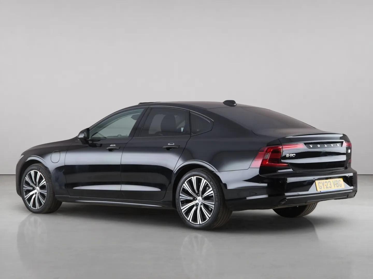 Volvo S90 view 8