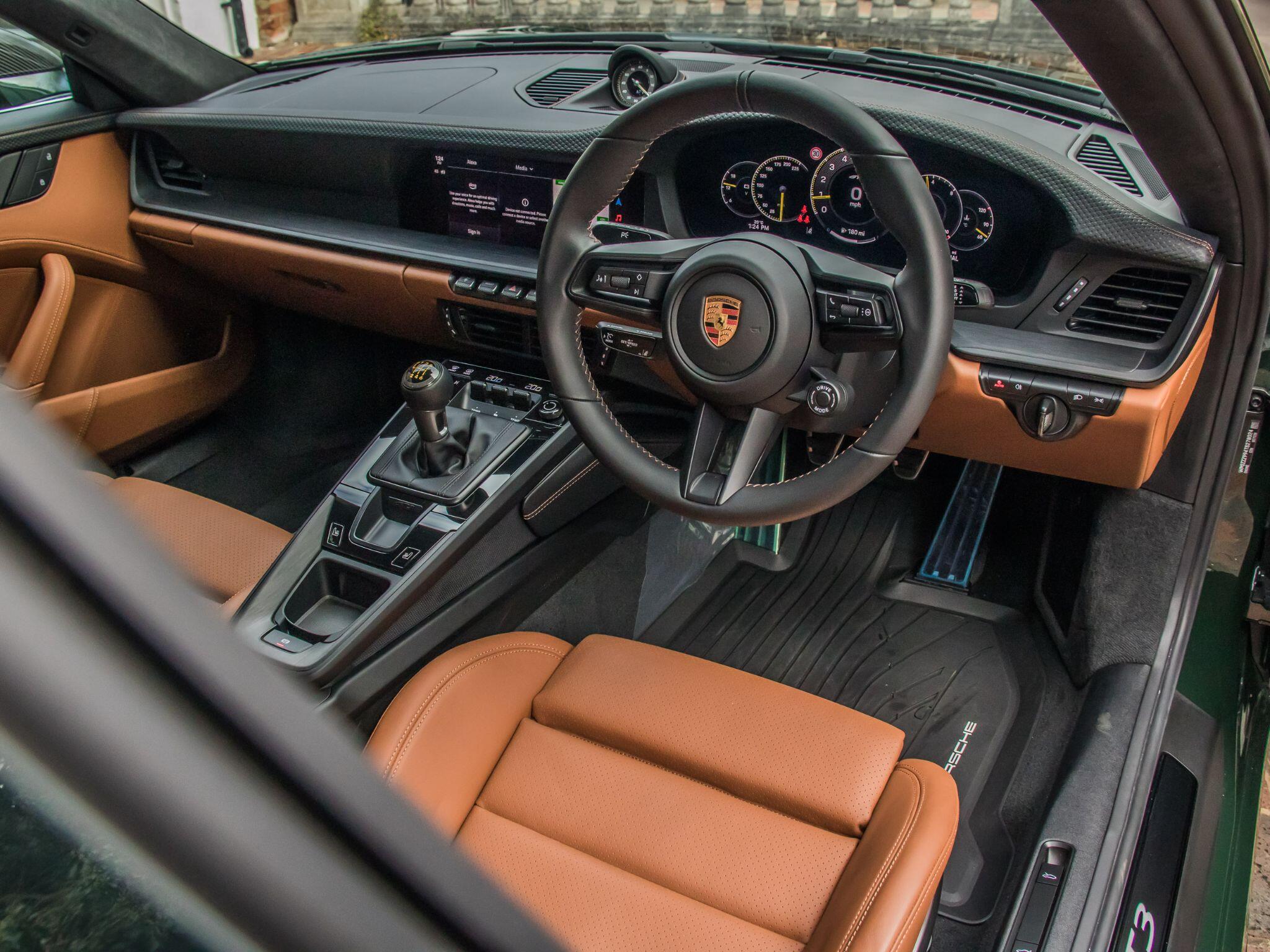 Porsche 911 view 22