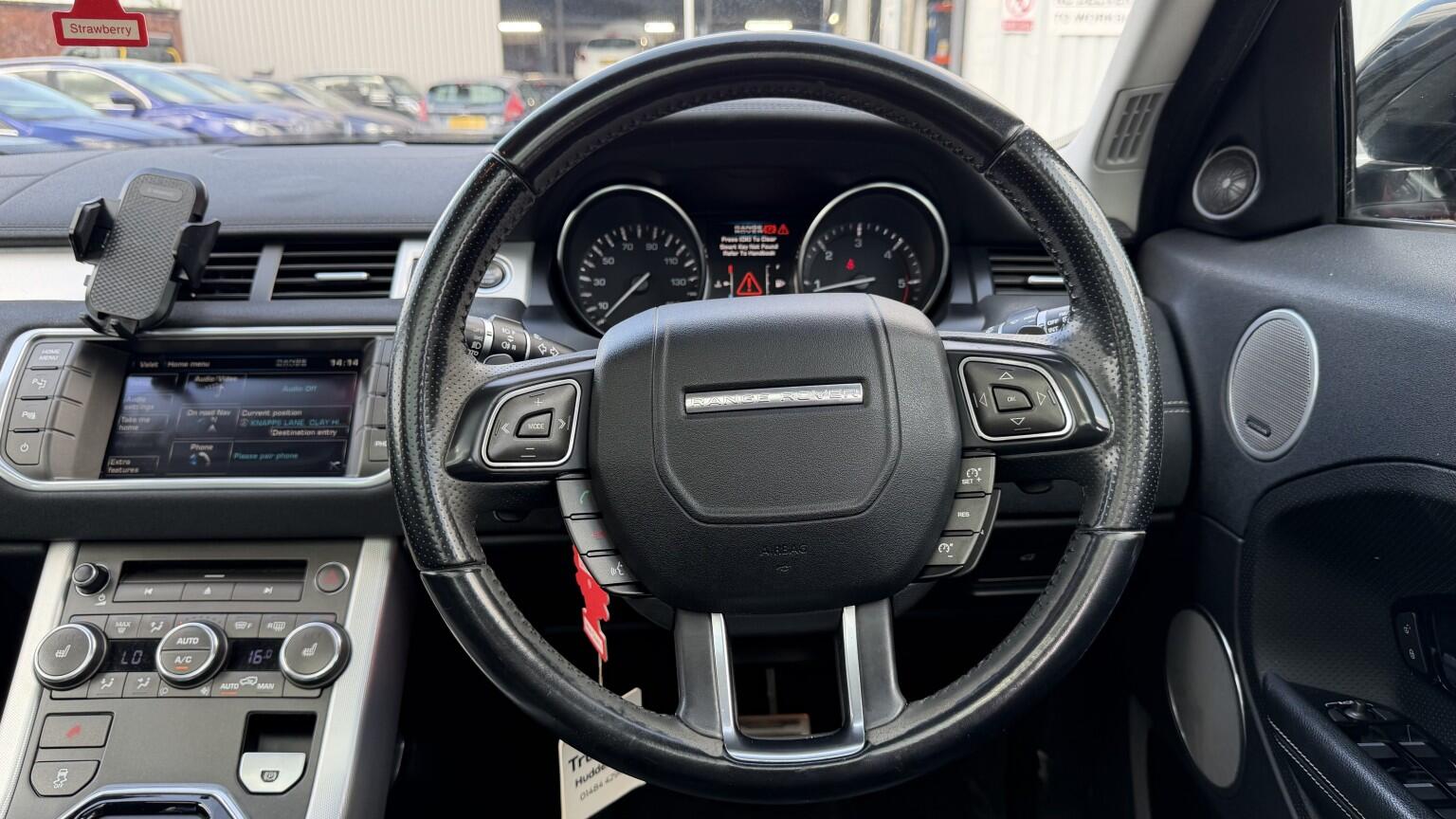 Land Rover Range Rover Evoque view 25