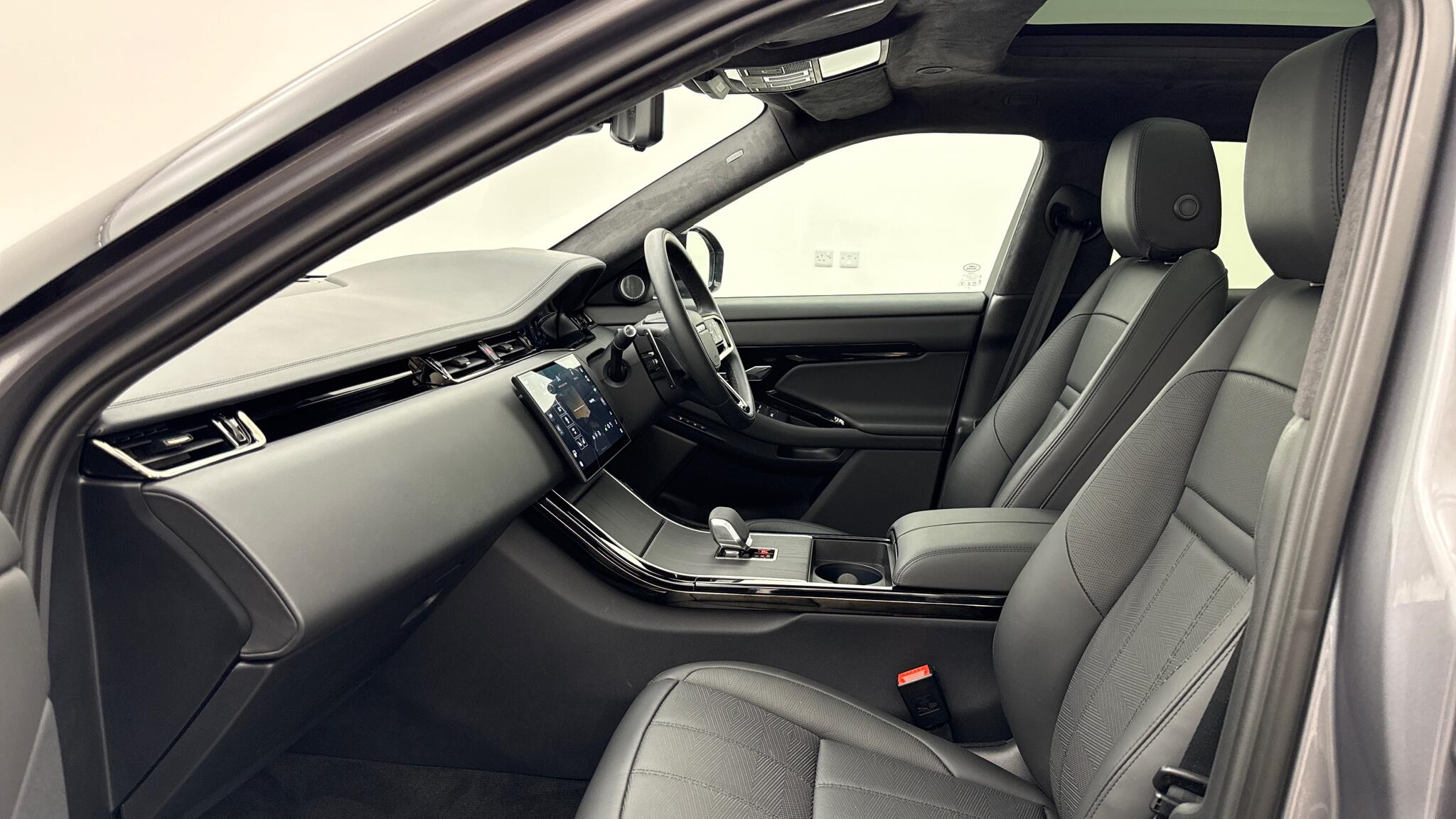 Land Rover Range Rover Evoque view 3