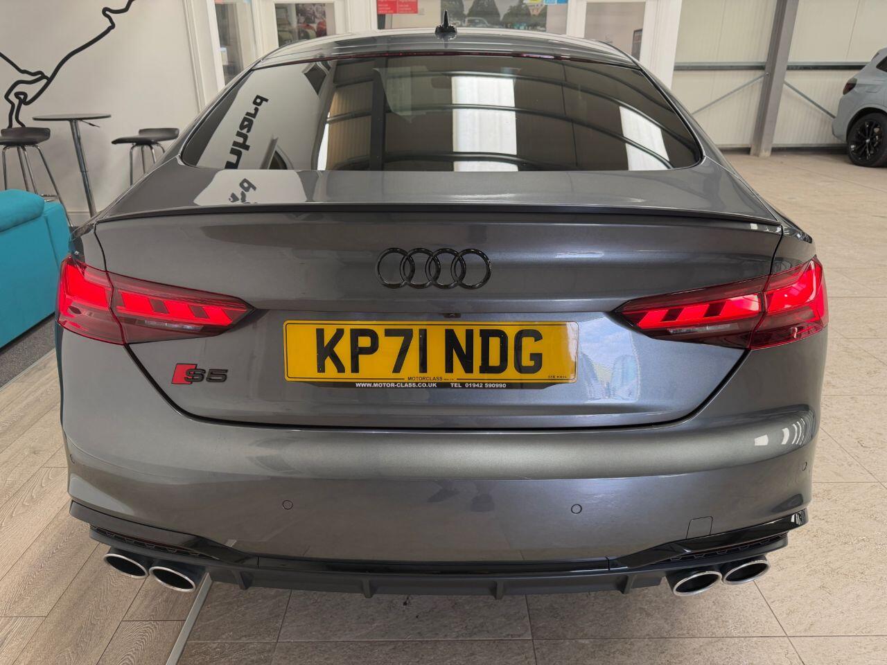 Audi S5 view 18