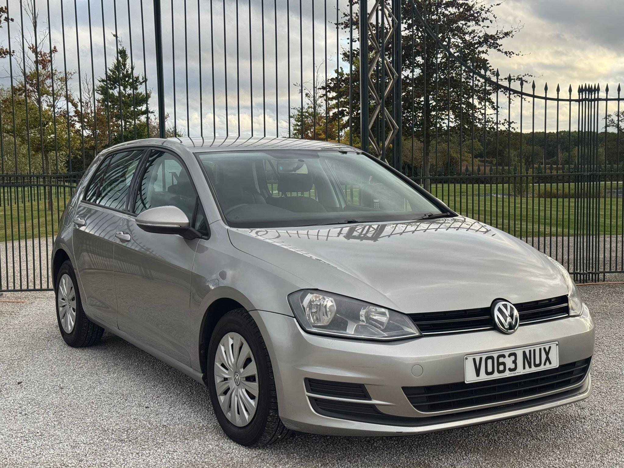 2013 Volkswagen Golf image 1