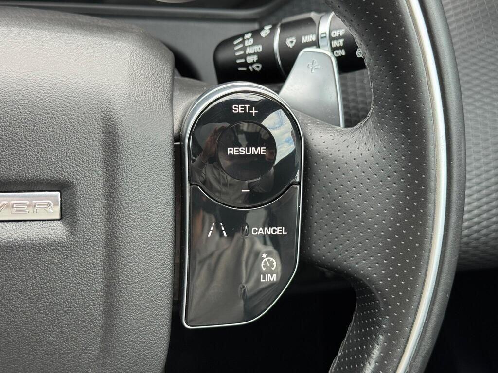 Land Rover Range Rover Velar view 28