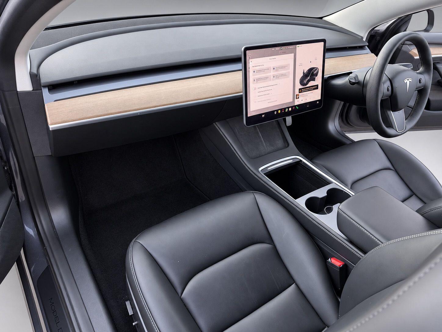 Tesla Model 3 view 32