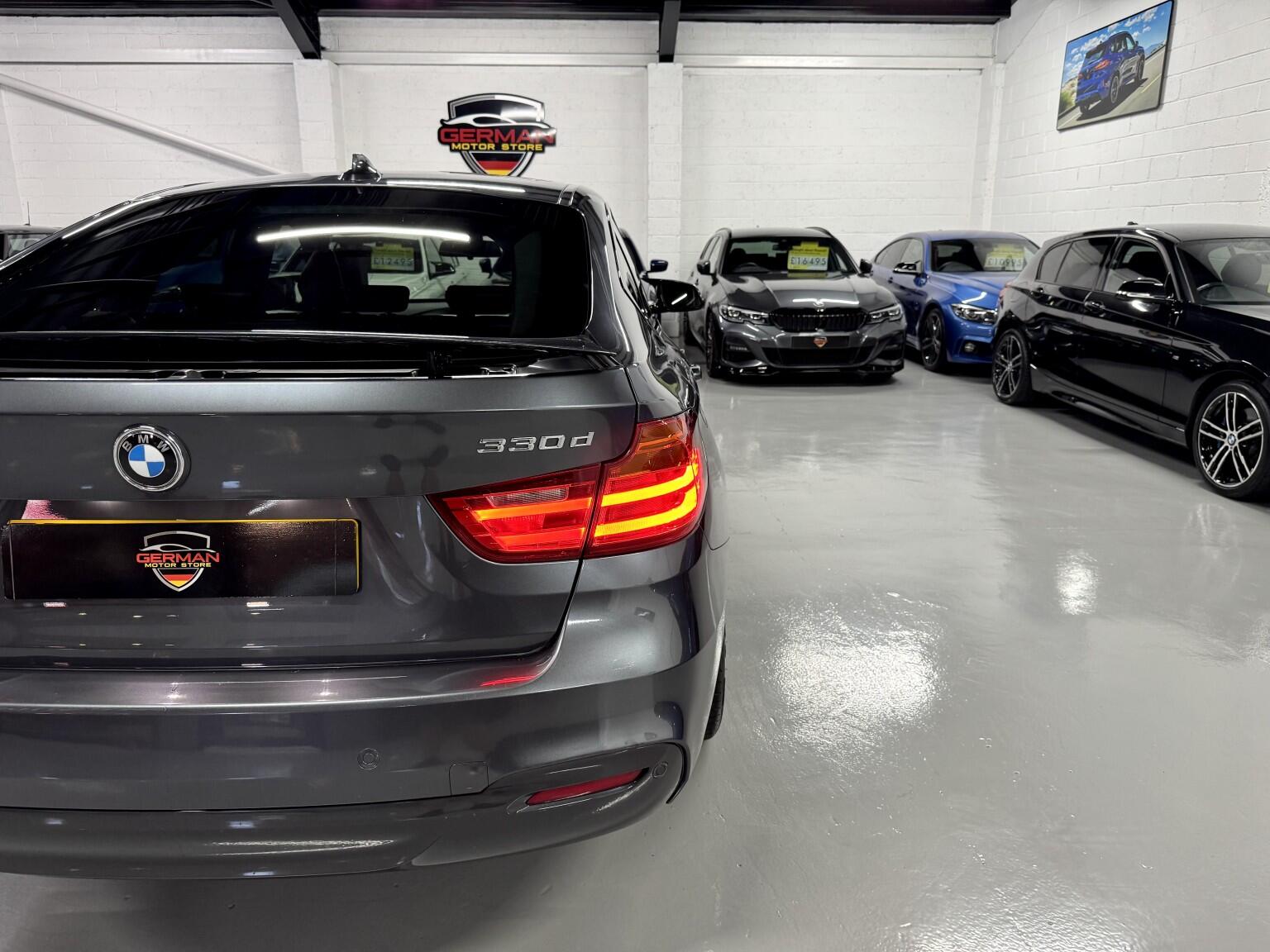 BMW 3 Series view 26