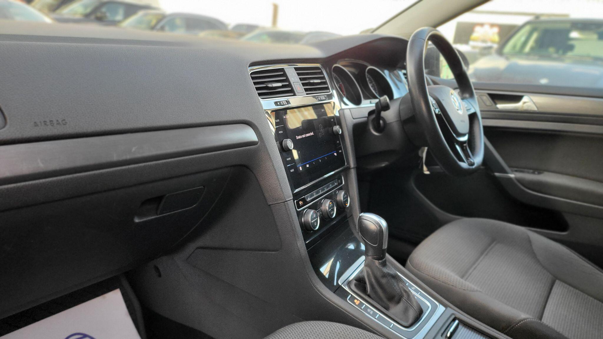 Volkswagen Golf view 11