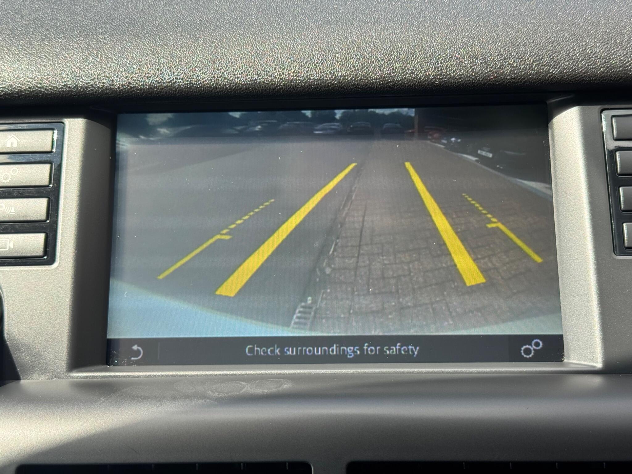 Land Rover Discovery Sport view 29