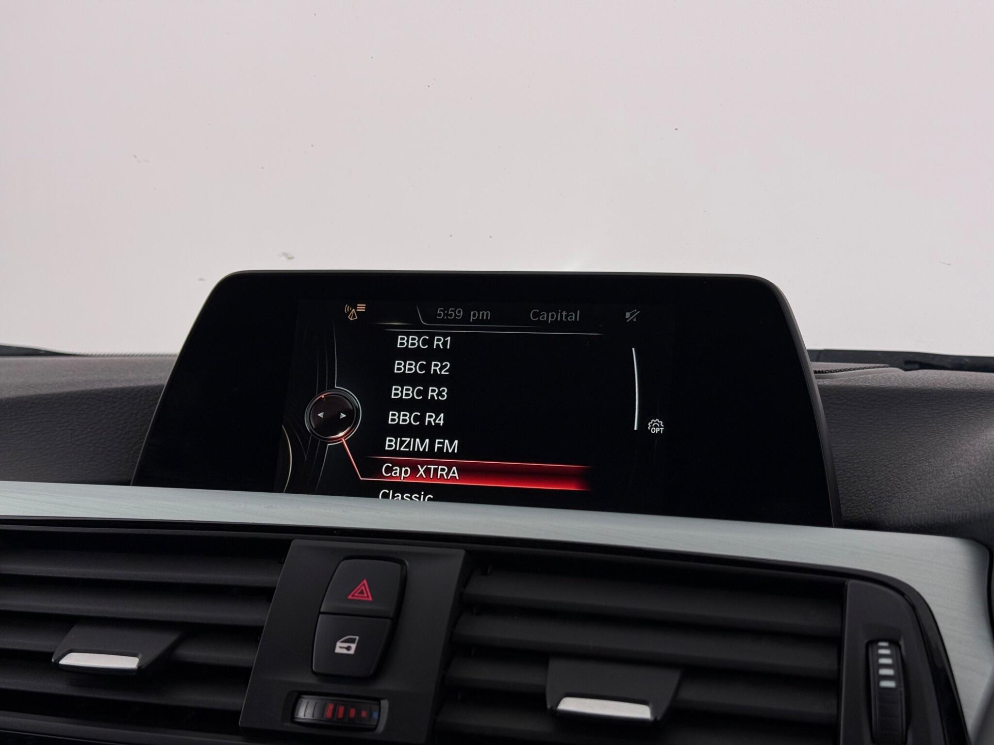 BMW 3 Series view 24