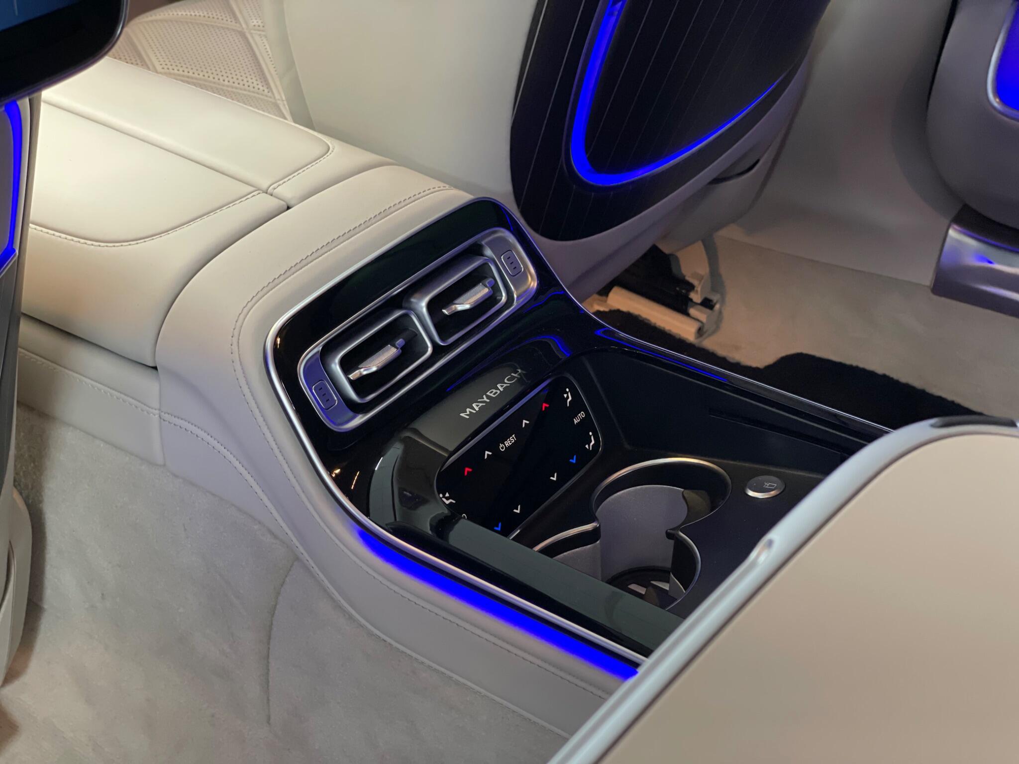 Mercedes-Benz S-Class view 44