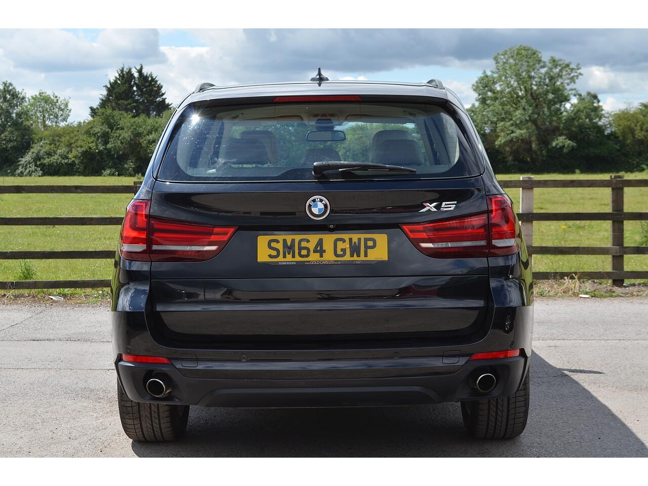 BMW X5 view 9