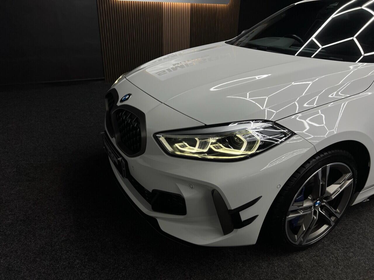 BMW 1 Series view 22