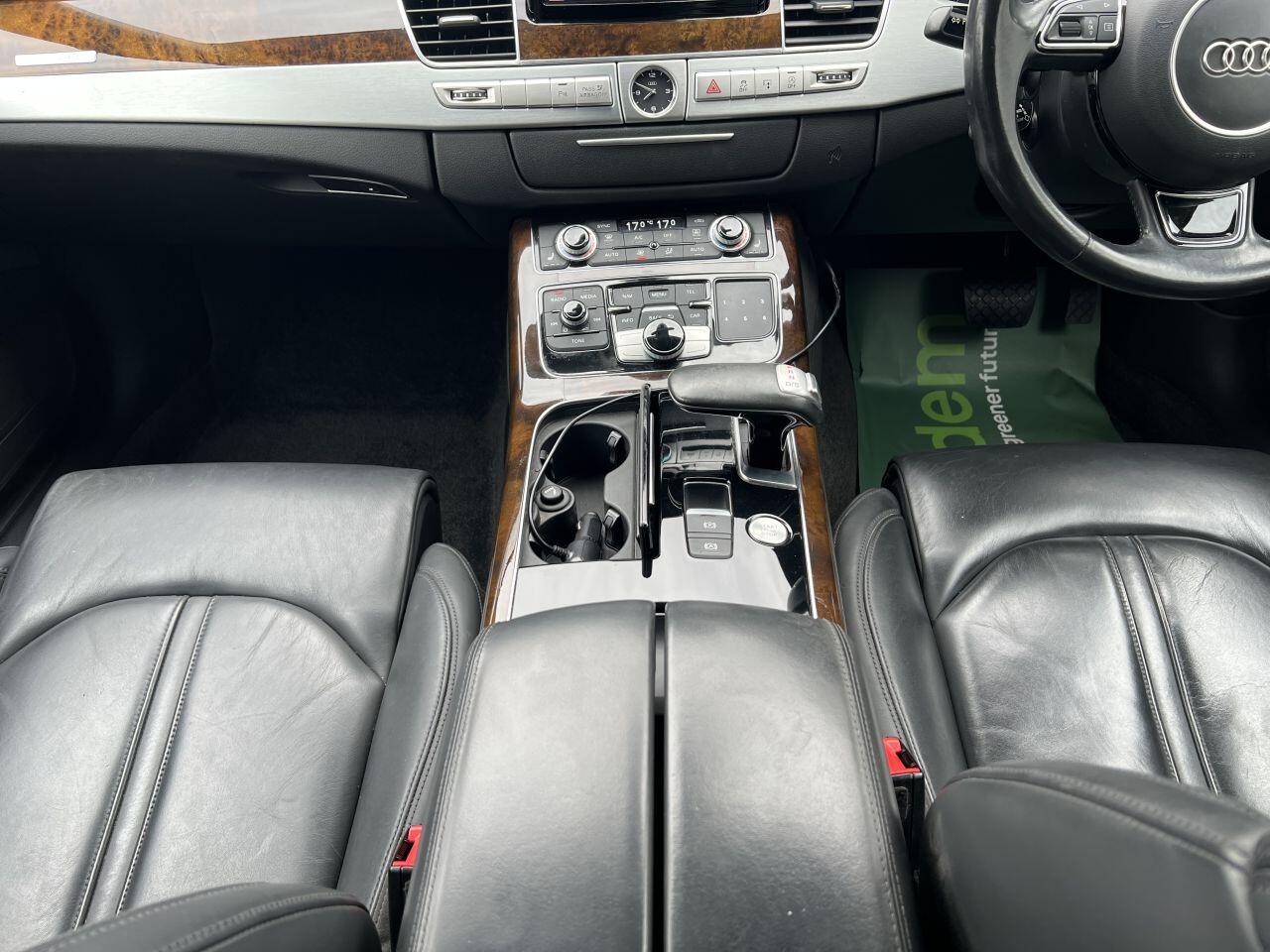 Audi A8 view 34