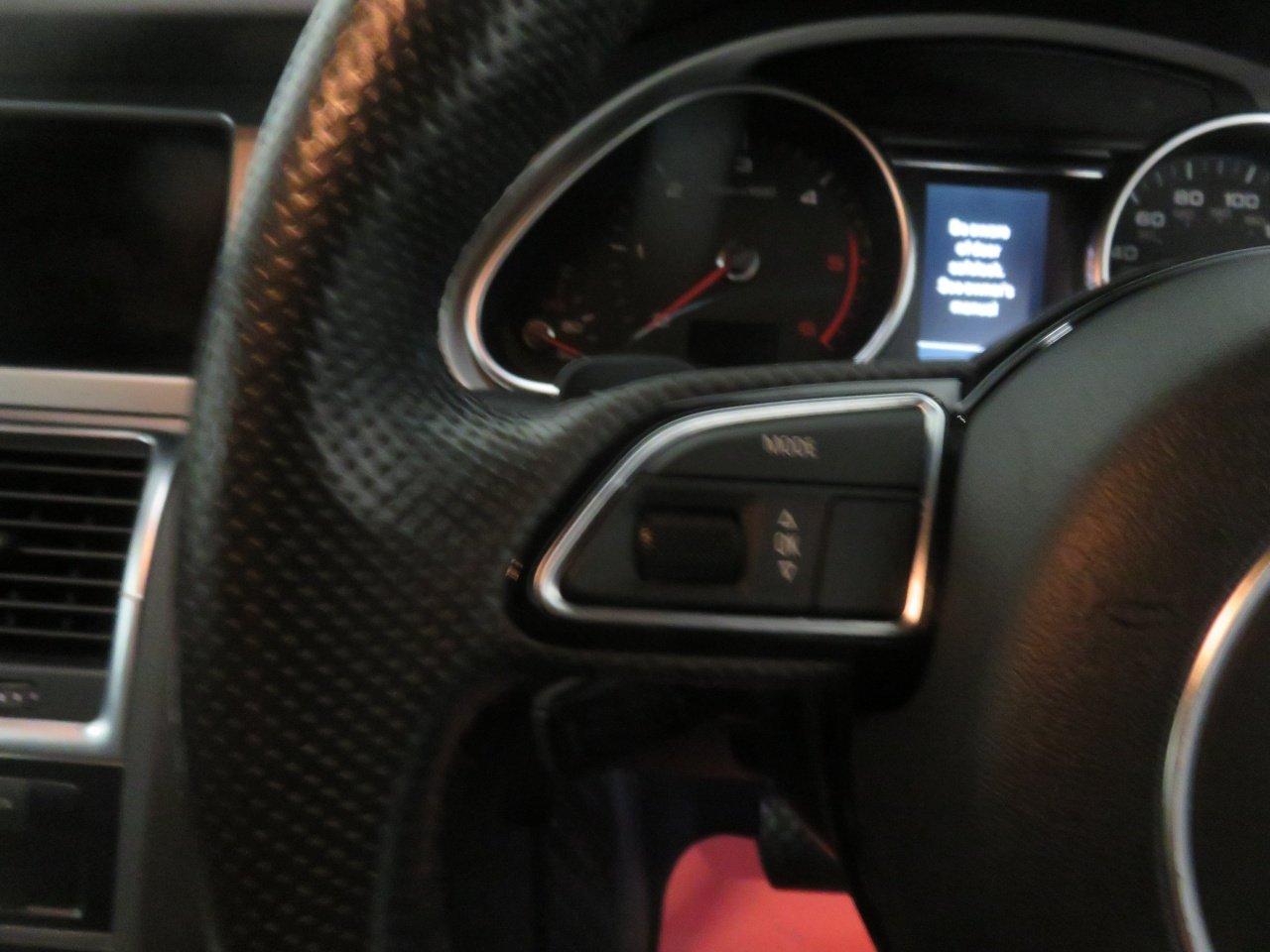 Audi Q7 view 45