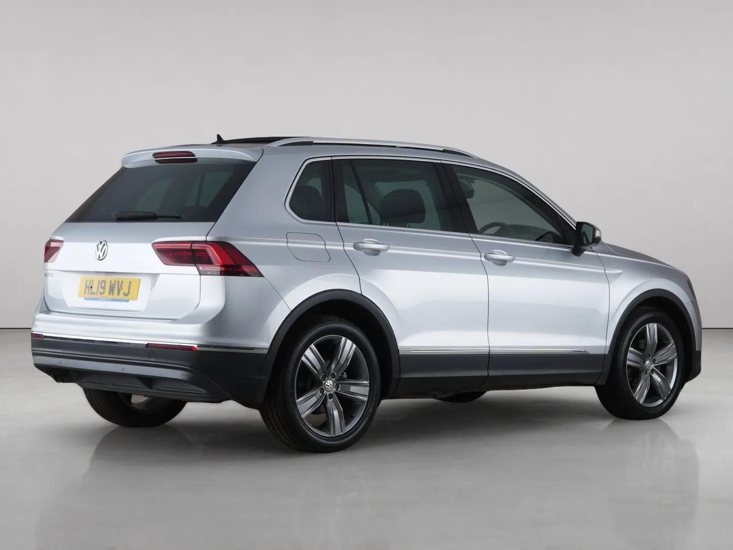 Volkswagen Tiguan view 6