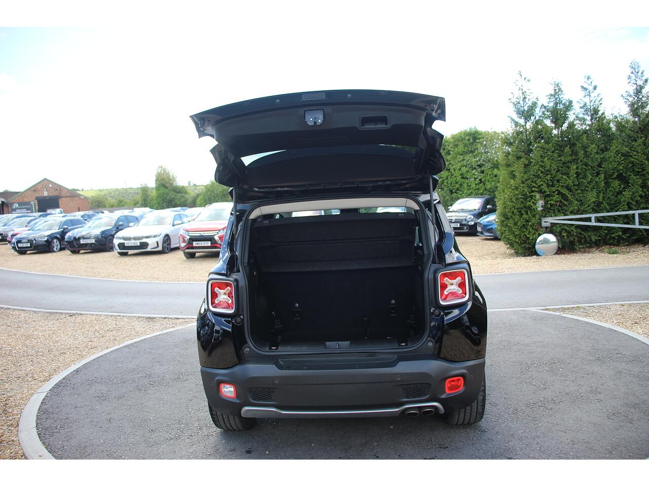 Jeep Renegade view 34