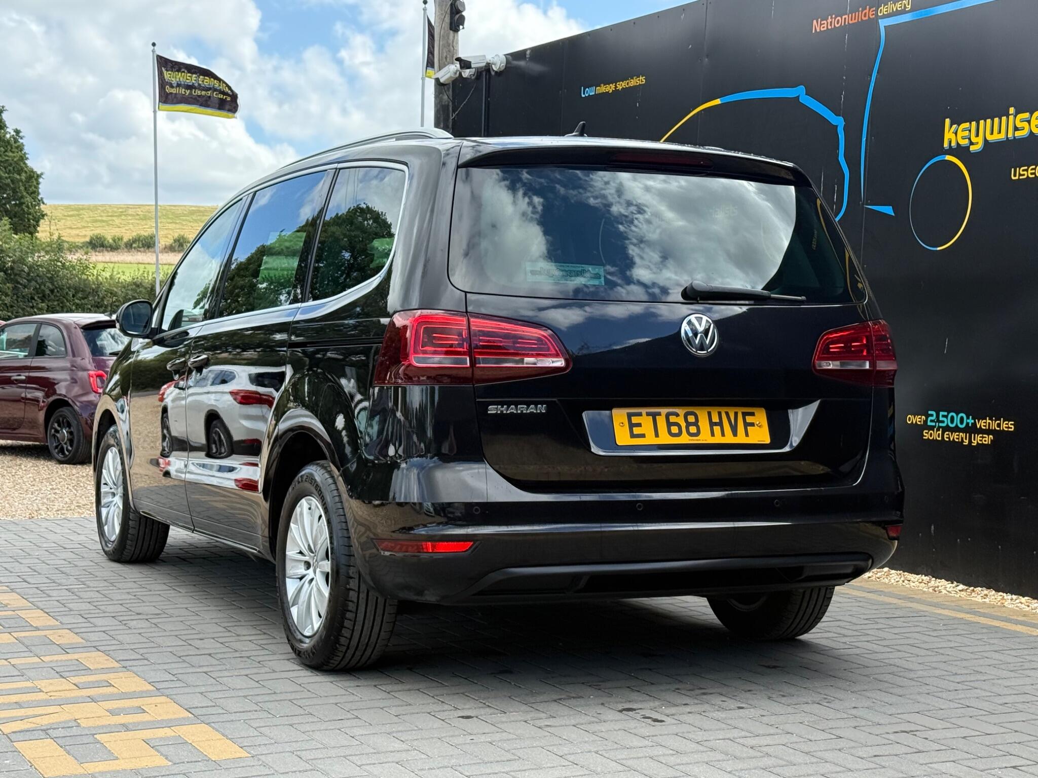 Volkswagen Sharan view 3