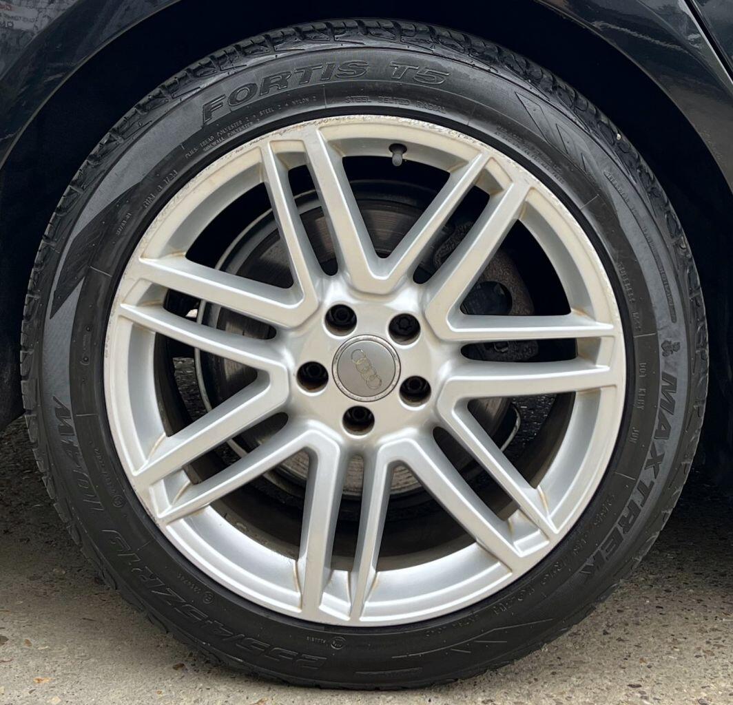 Audi A8 view 11